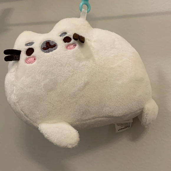Pusheen seal clip 🦭 - Picture 2 of 3